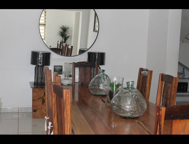 6 BEDROOM HOUSE FOR SALE IN THE COVES